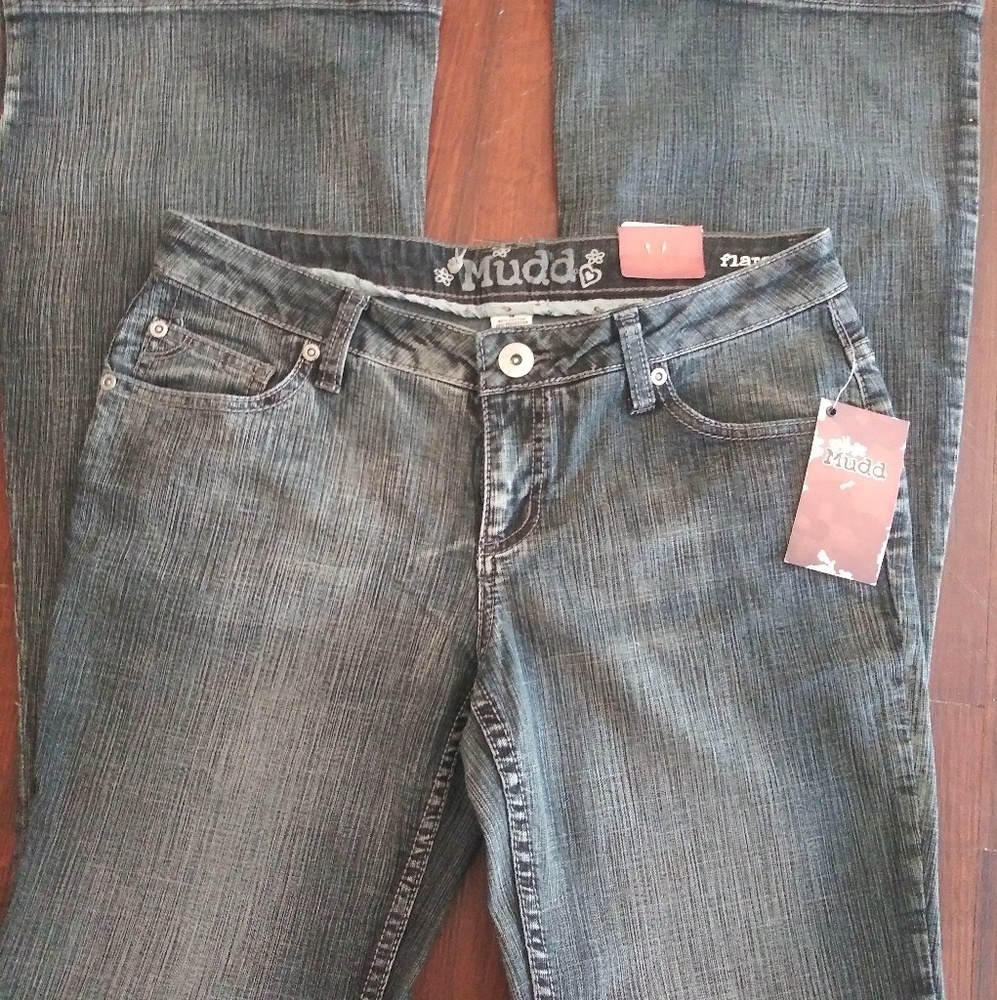 NWT Mudd Jeans size 9 Flare leg